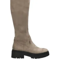 Высокие ботинки на тракторной подошве