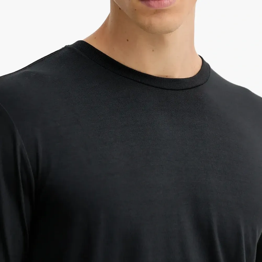 Футболка с длинными рукавами