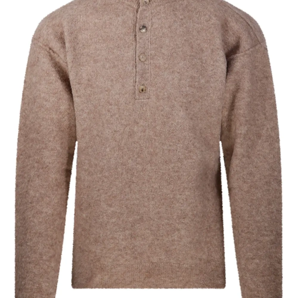 Джемпер на пуговицах