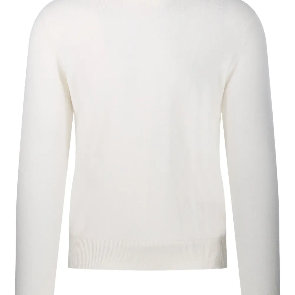 Свитер с круглым вырезом