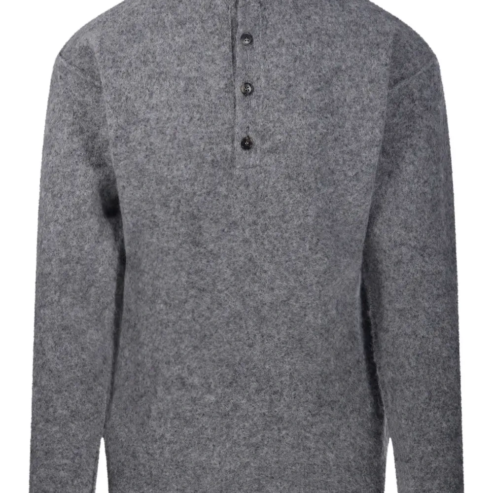 Джемпер на пуговицах