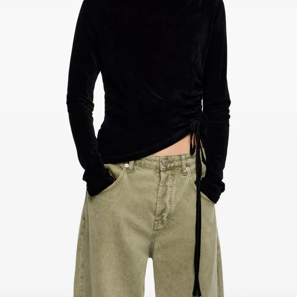 Топ с высоким воротником и кулиской