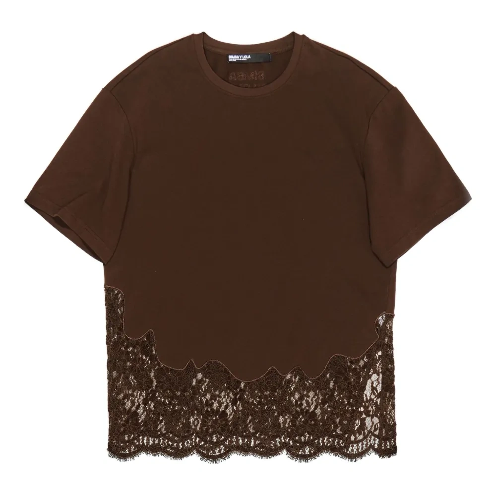 Футболка с кружевной отделкой