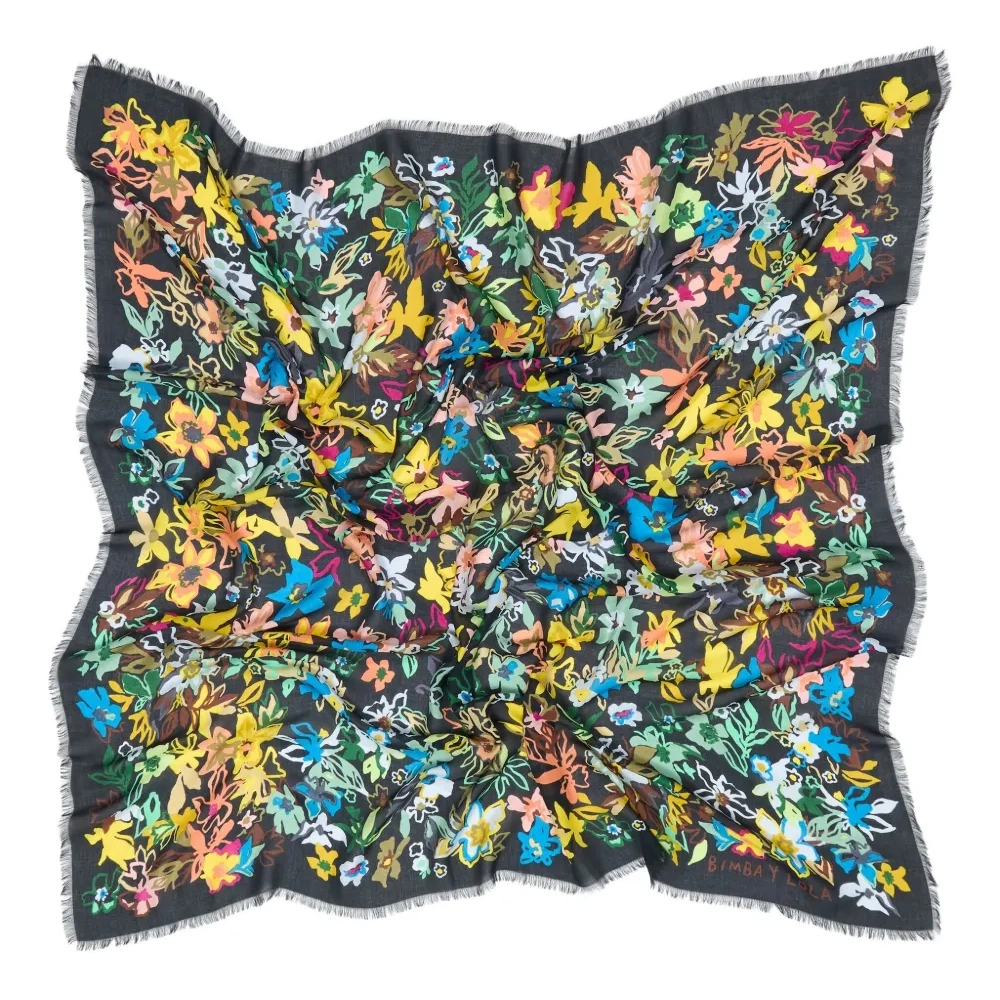 Шарф с бахромой и цветочным принтом