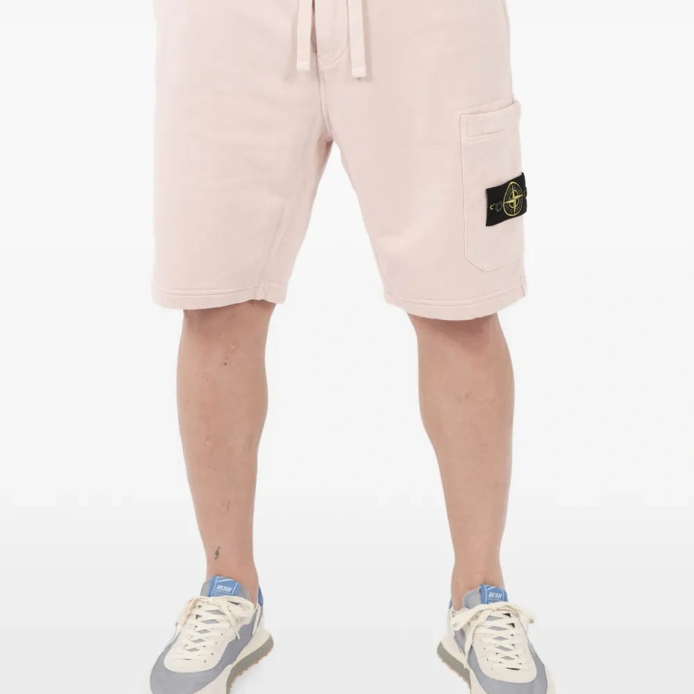 Шорты с накладным карманом