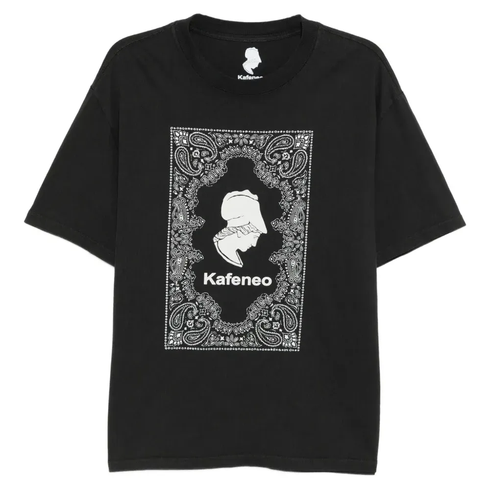 Футболка с графичным принтом