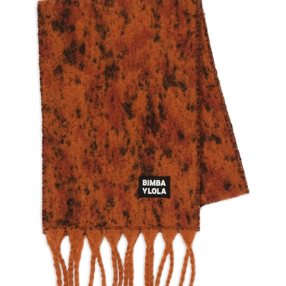 Шарф с бахромой и узором