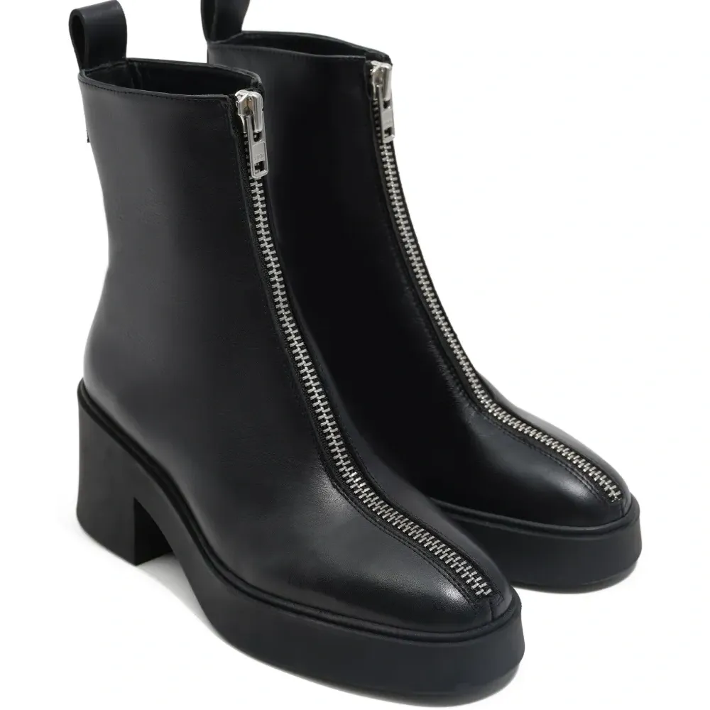 Кожаные ботинки