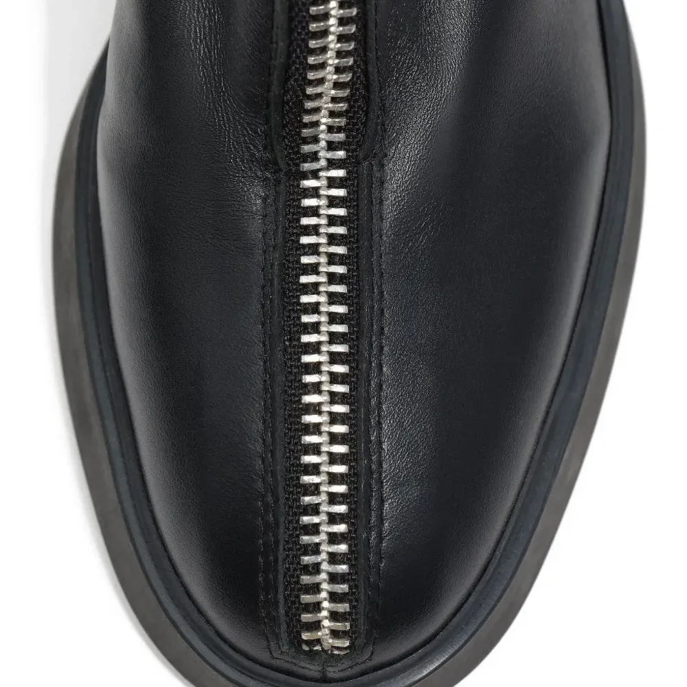 Кожаные ботинки