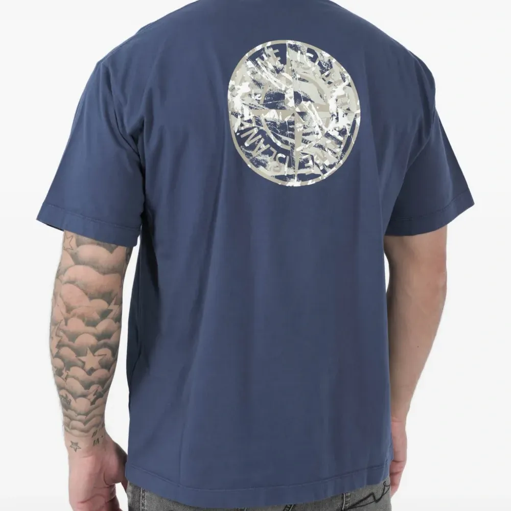 Футболка с графичным принтом