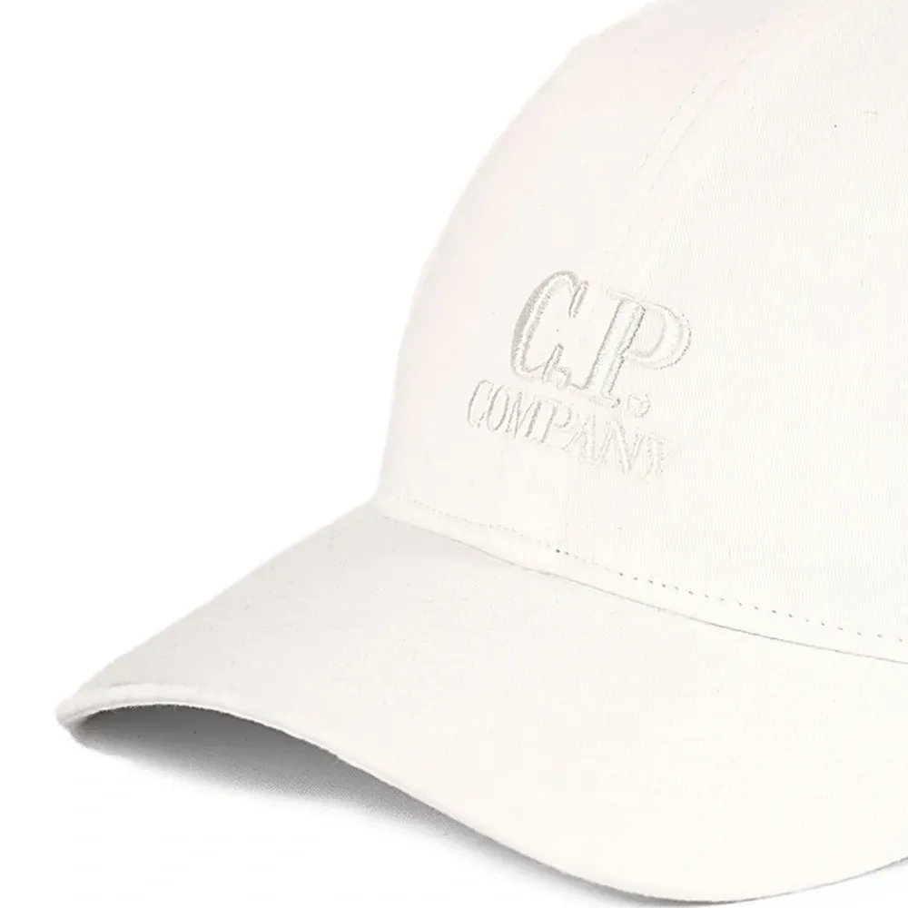 Бейсболка с вышитым логотипом Бейсболка с вышитым логотипом