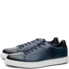 Кроссовки на шнуровке