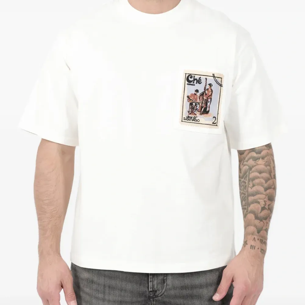 Футболка с карманом и принтом