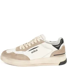 Кроссовки на шнуровке