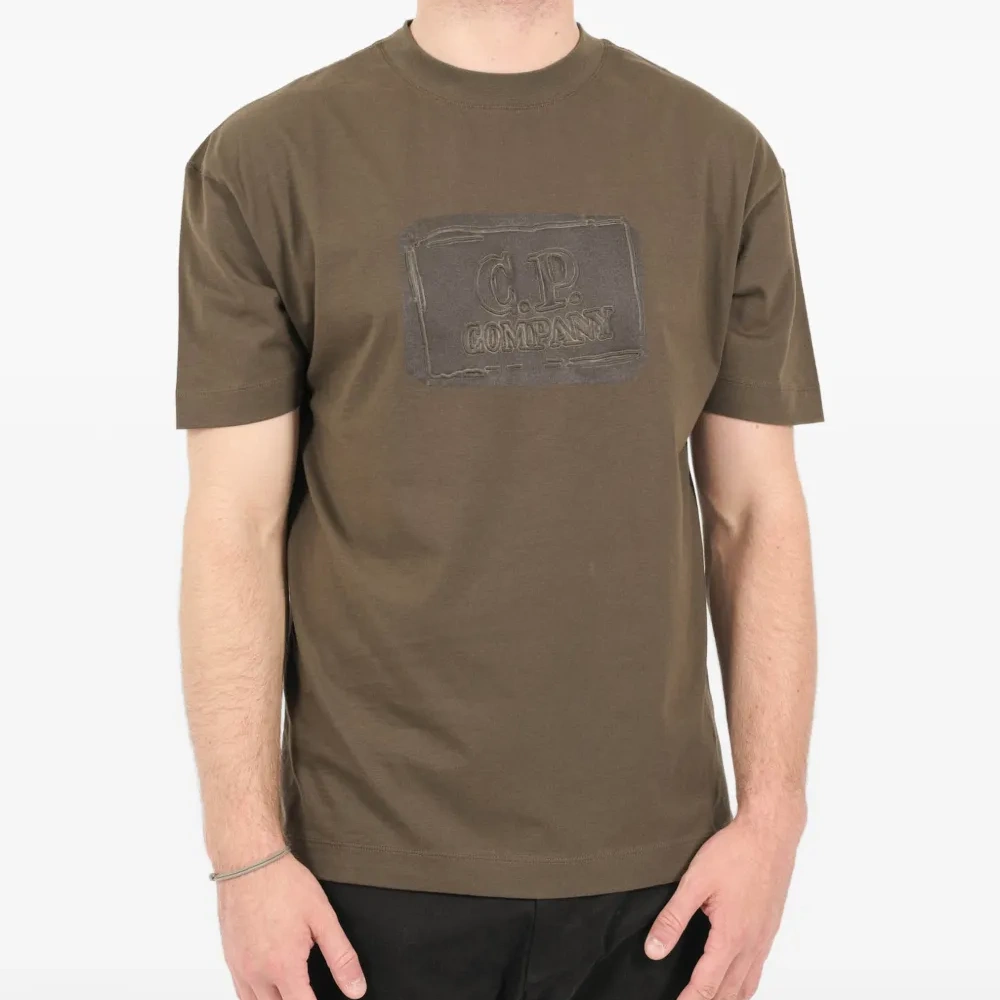 Футболка с логотипом