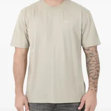 Футболка с вышитым логотипом