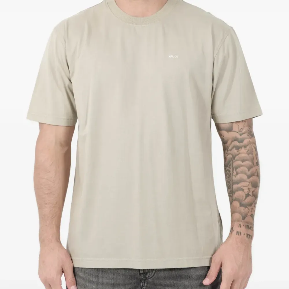 Футболка с вышитым логотипом