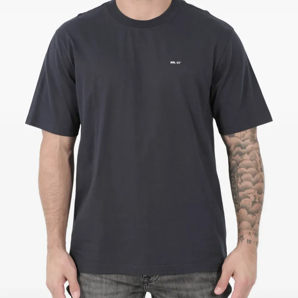 Футболка Adam с вышитым логотипом