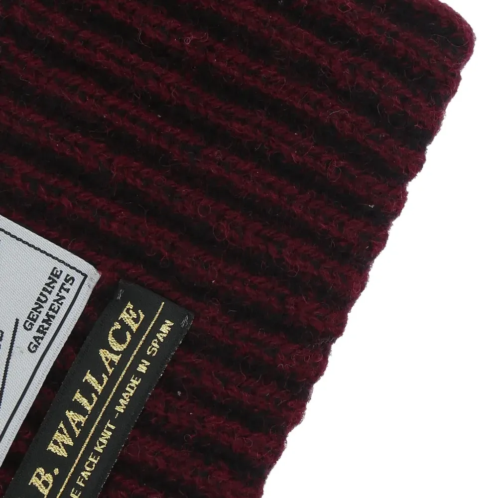 Шапка-бини с нашивкой-логотипом