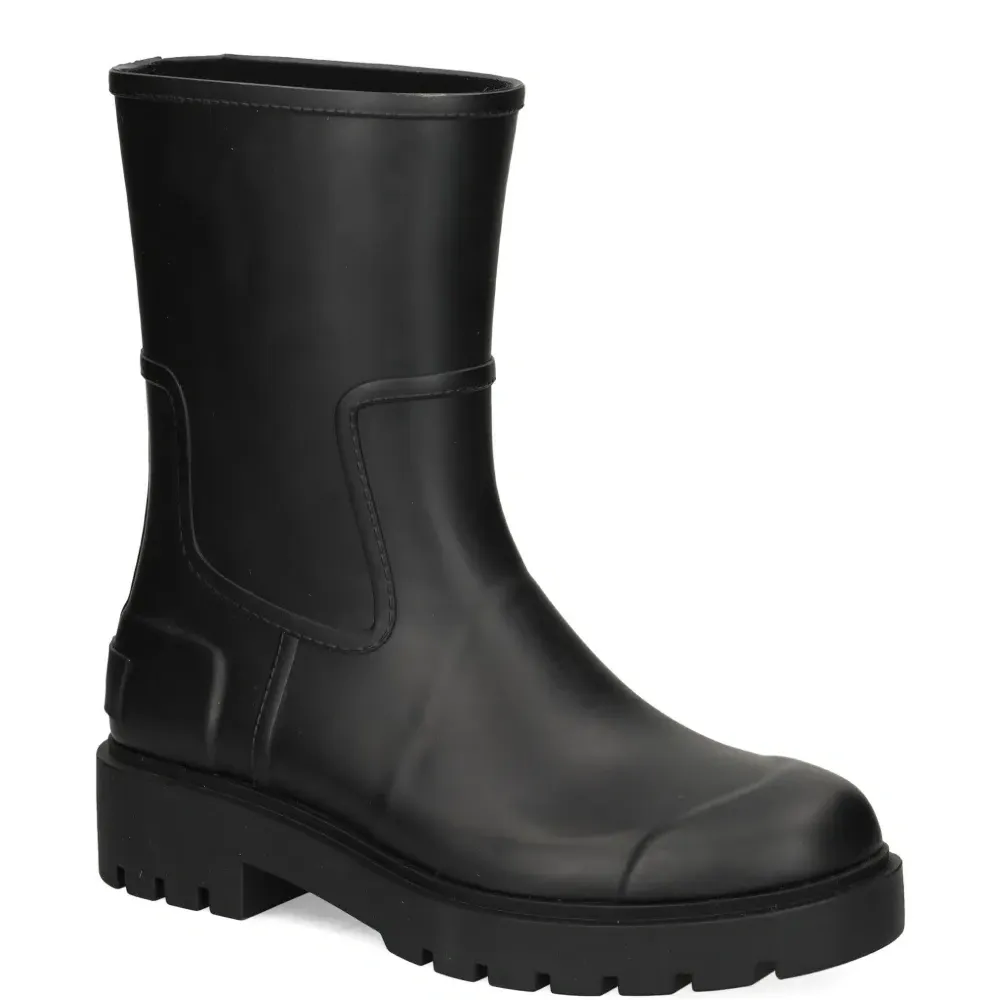 Грубые резиновые сапоги