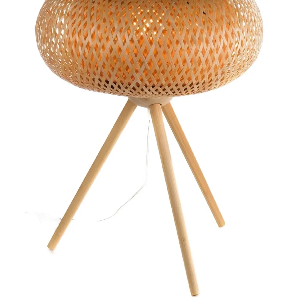 Настольная лампа tripod