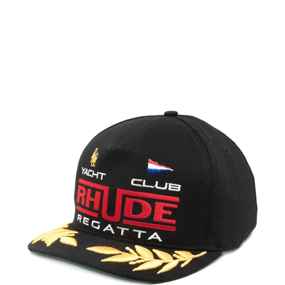 Вышитая бейсболка