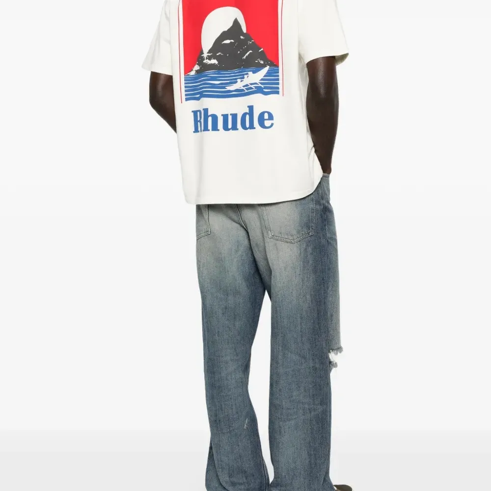 Футболка с принтом