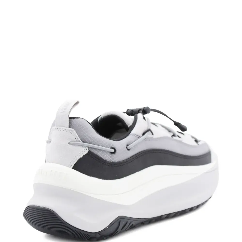 Кроссовки с застежкой на шнуровке Кроссовки с застежкой на шнуровке