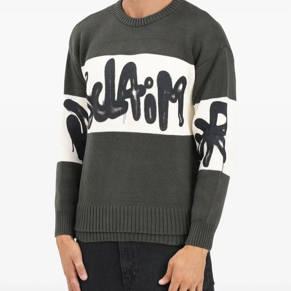 Свитер с круглым вырезом