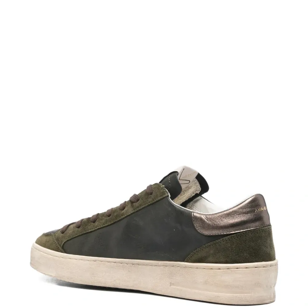 Кроссовки на шнуровке с отделкой в виде звезды