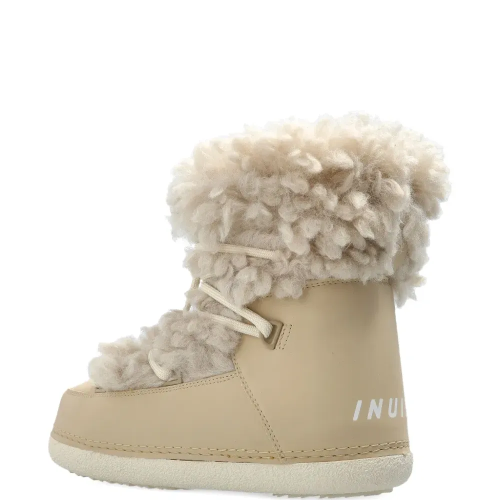 Ботинки на шнуровке