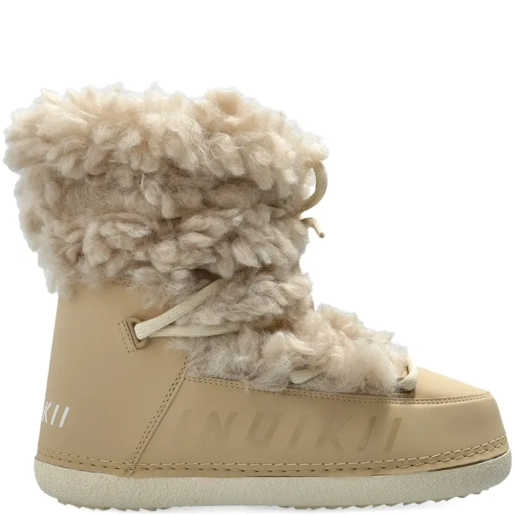 Ботинки на шнуровке