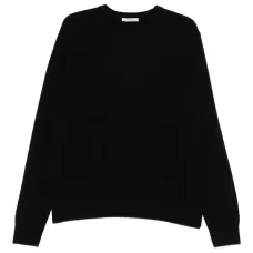 Свитер с круглым вырезом