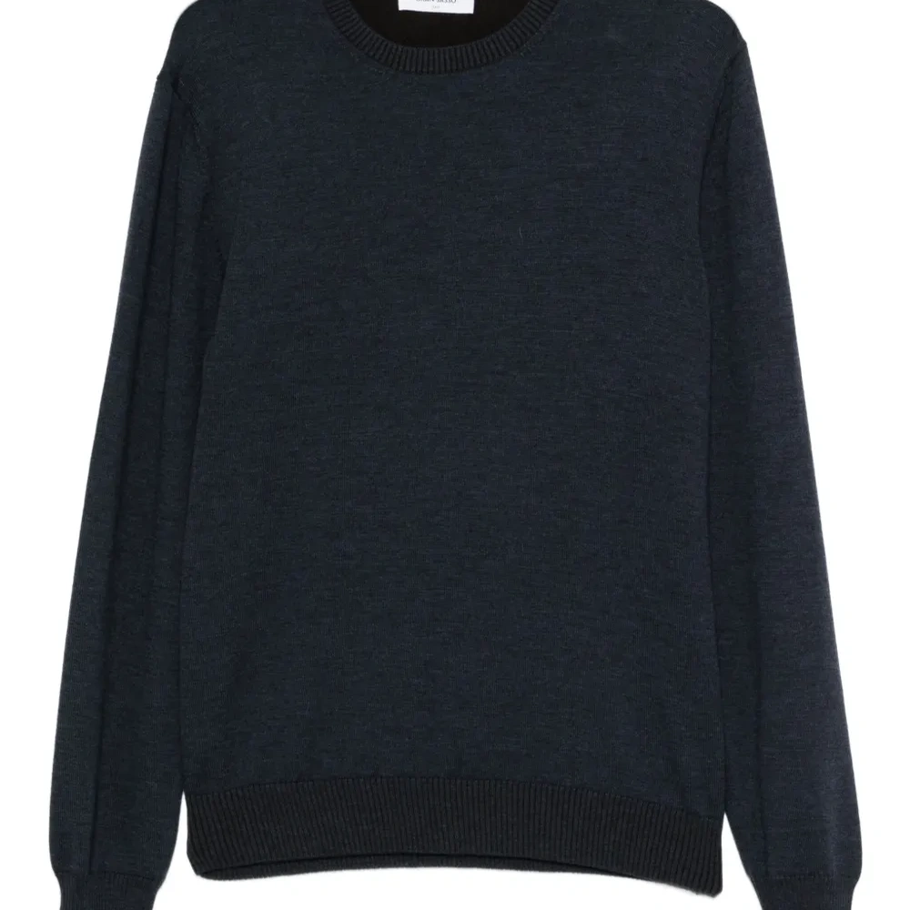 Шерстяной свитер с круглым вырезом