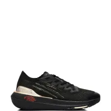 Кроссовки на шнуровке