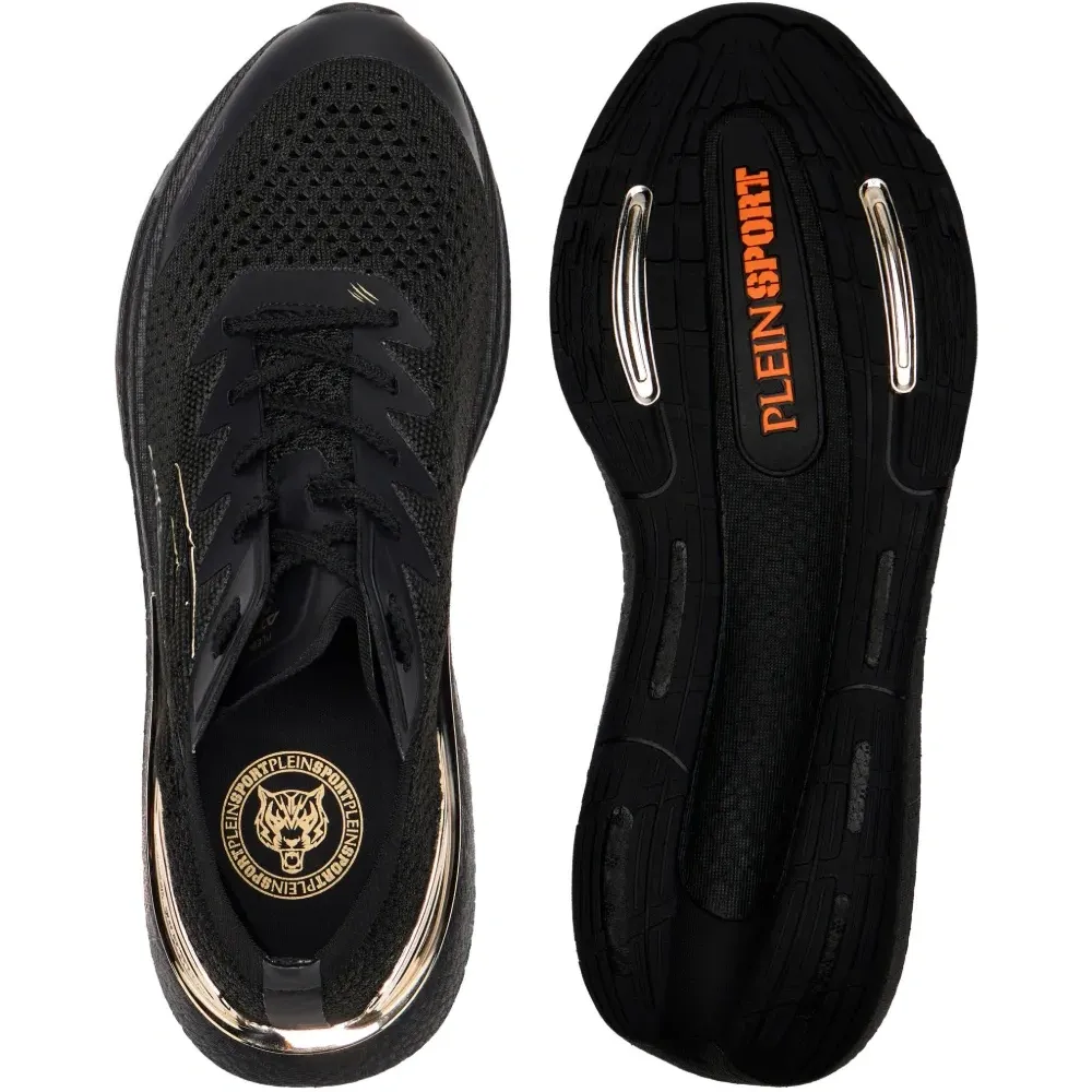 Кроссовки на шнуровке