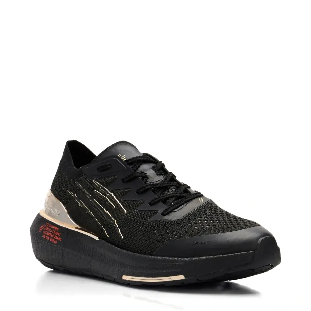 Кроссовки на шнуровке