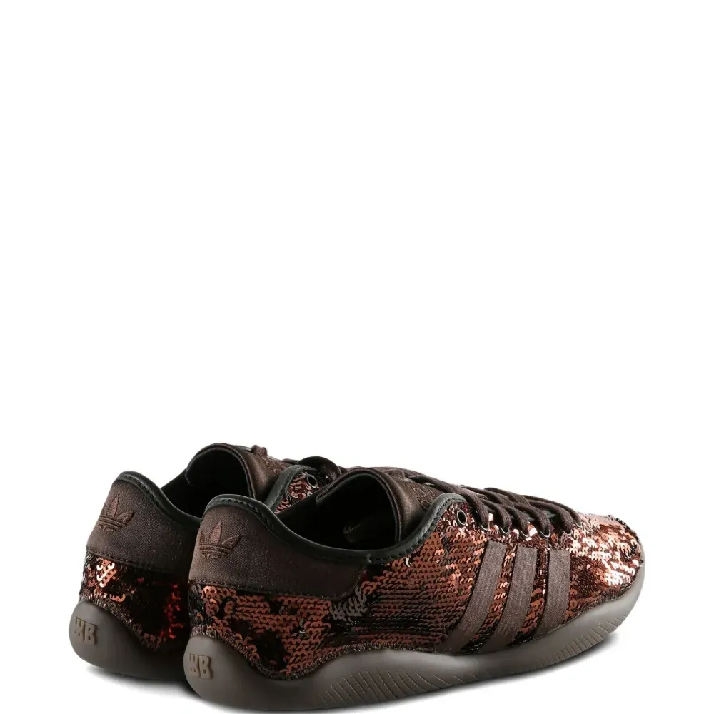 Кроссовки с пайетками