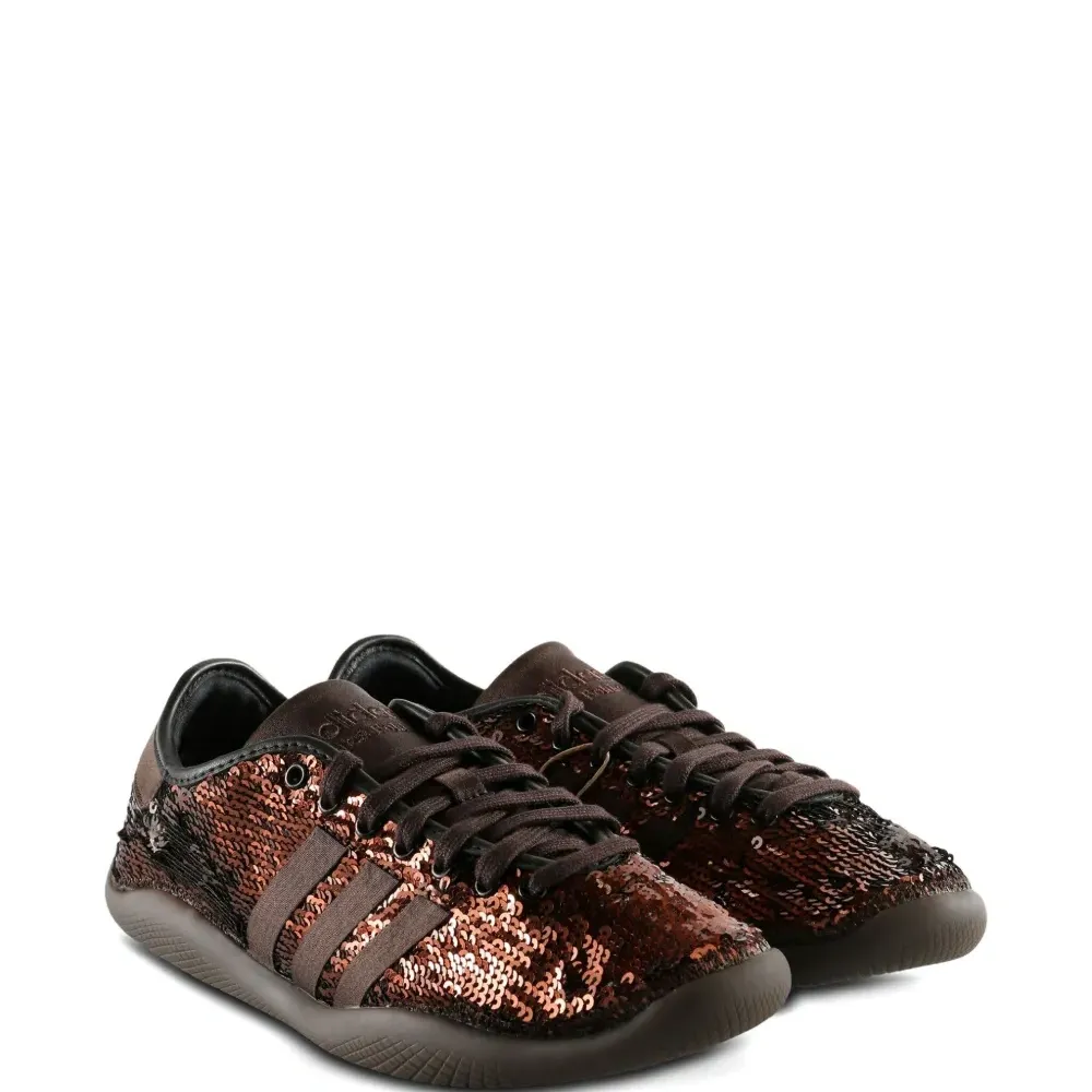 Кроссовки с пайетками