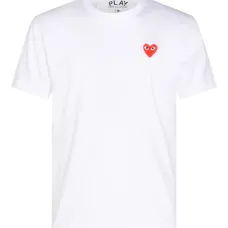 Футболка с нашивкой в виде сердца