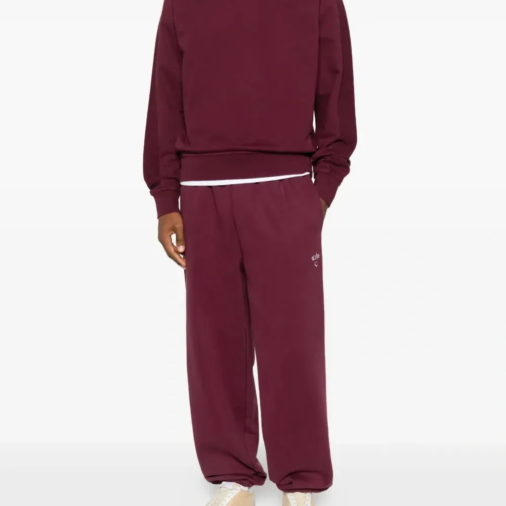 Толстовка с круглым вырезом