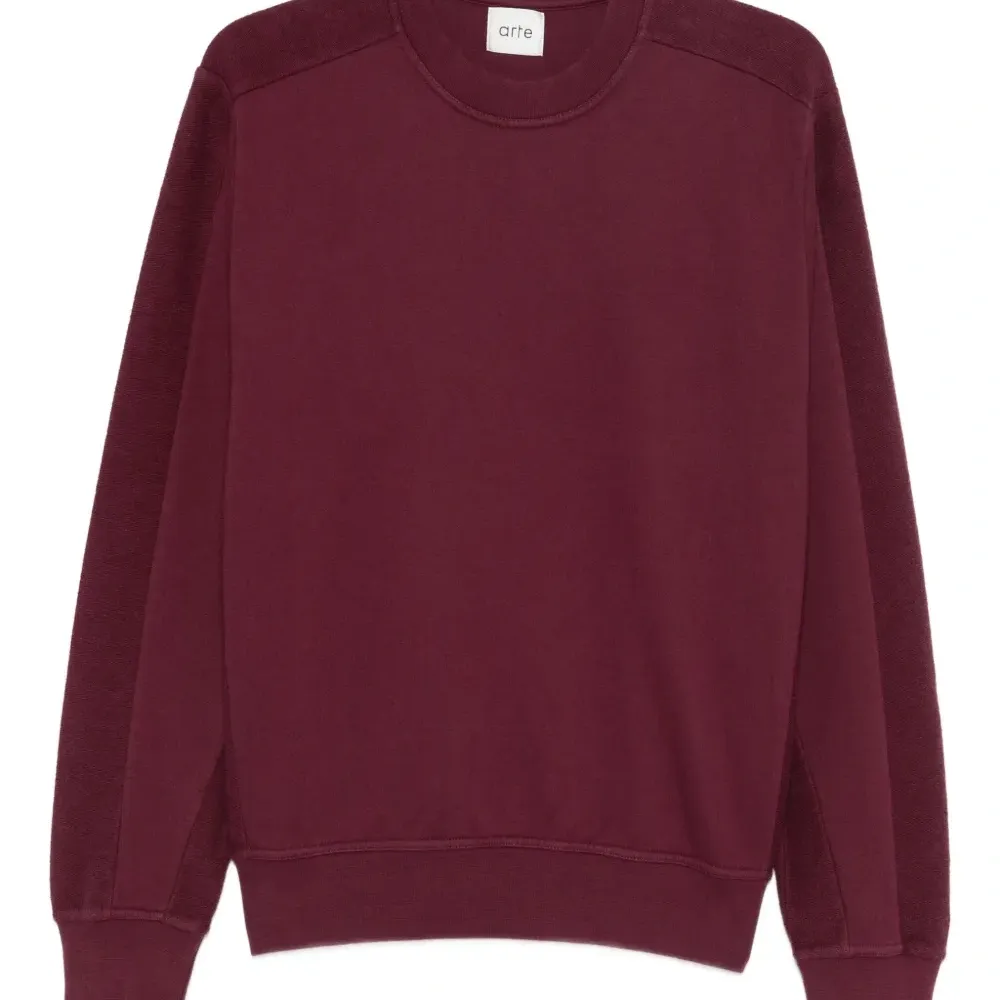 Толстовка с круглым вырезом