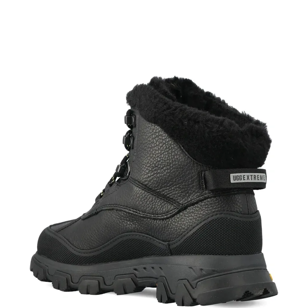 Ботинки на шнуровке