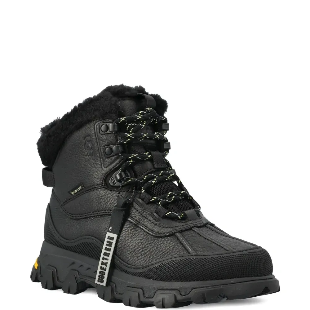 Ботинки на шнуровке