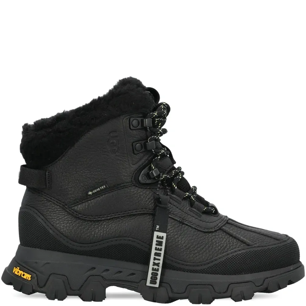 Ботинки на шнуровке