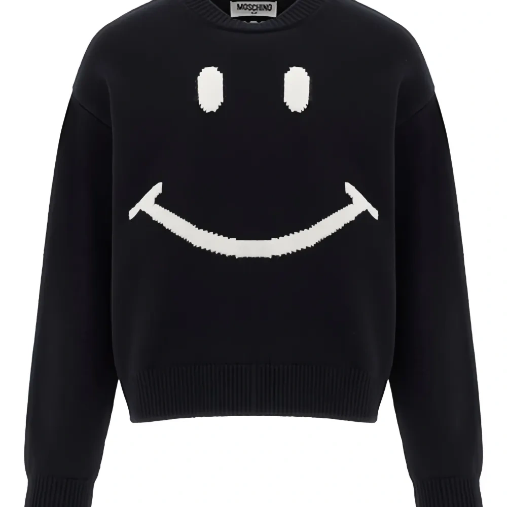 Свитер с изображением смайлика