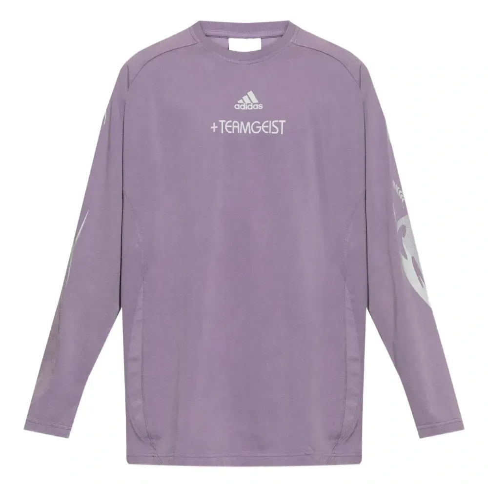 Футболка с длинными рукавами и графичным принтом