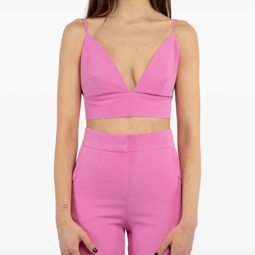 Топ с V-образным вырезом