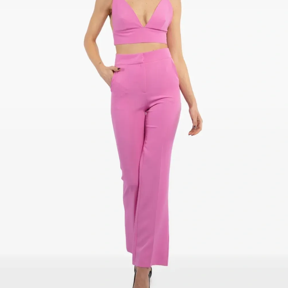 Топ с V-образным вырезом