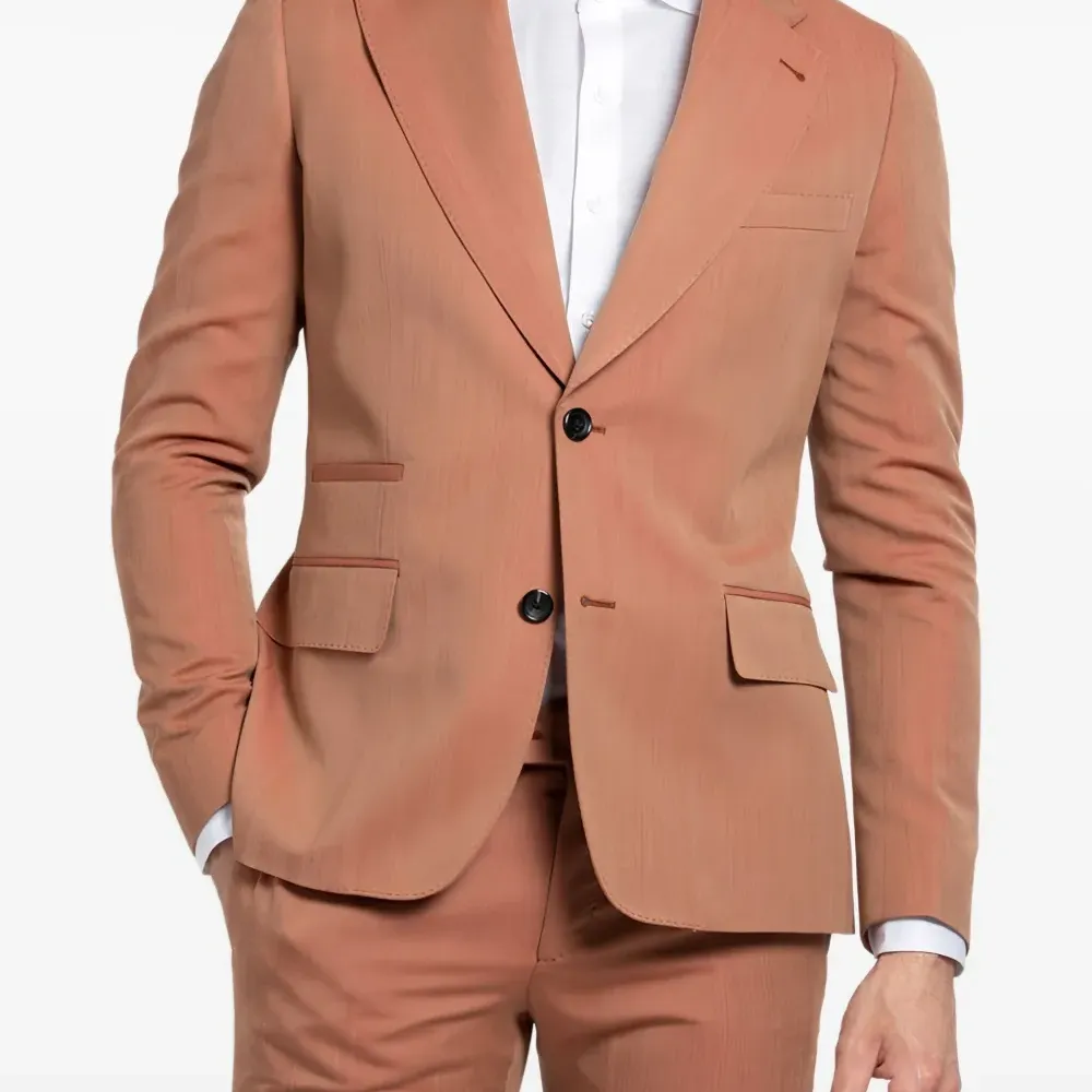 Пиджак на пуговицах